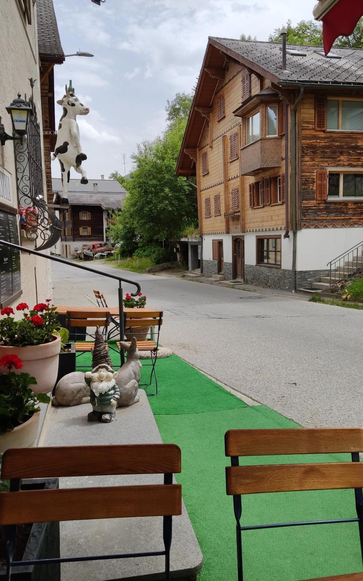 Ustria Crusch Alva Bed & Breakfast Tavanasa ภายนอก รูปภาพ