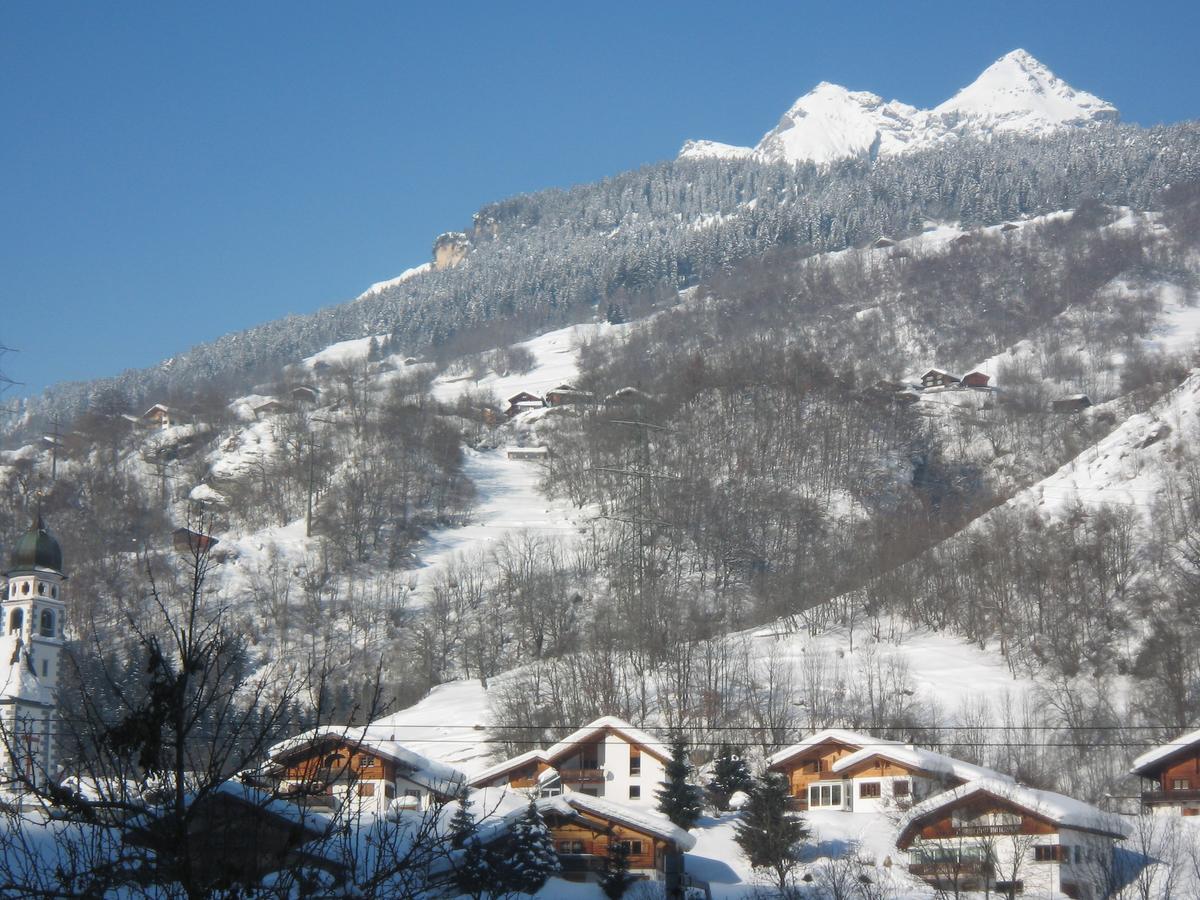 Ustria Crusch Alva Bed & Breakfast Tavanasa ภายนอก รูปภาพ