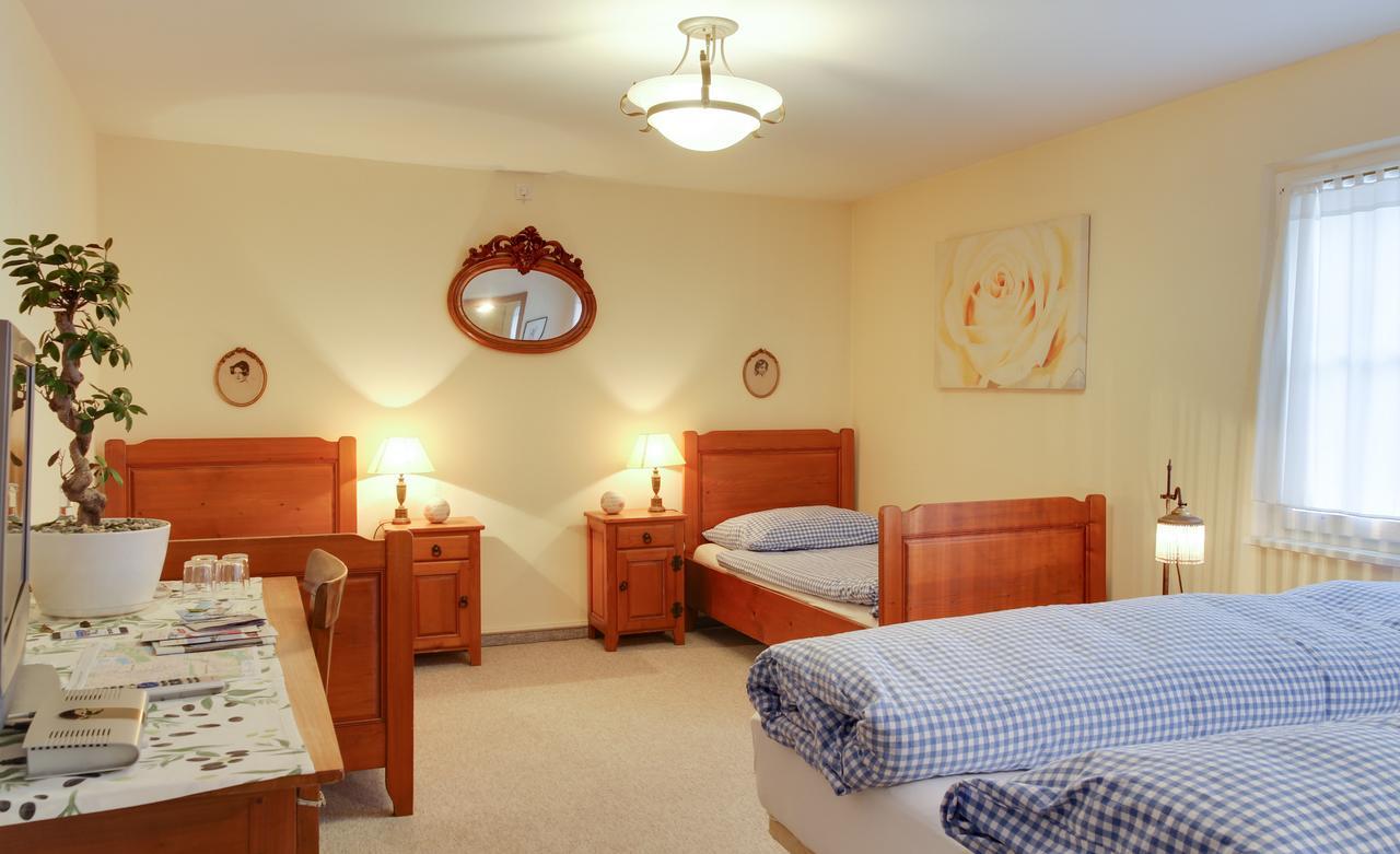 Ustria Crusch Alva Bed & Breakfast Tavanasa ภายนอก รูปภาพ